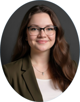 Anna Holmes headshot